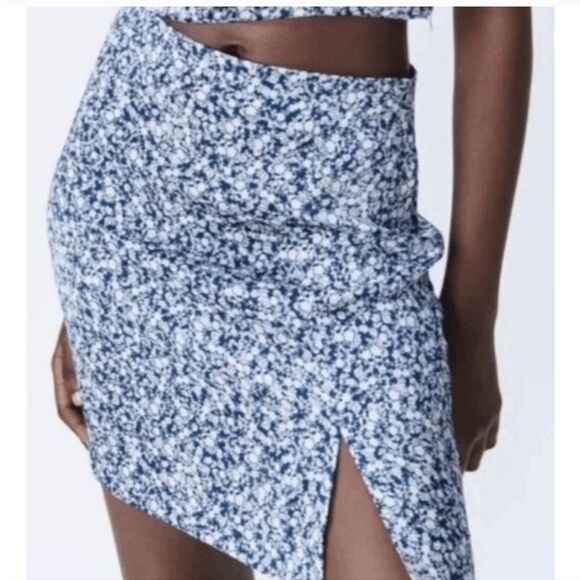 Zara blue Floral skirt - Picture 1 of 5